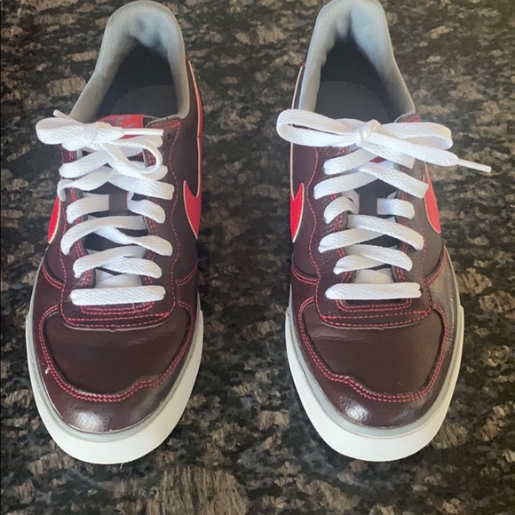 Nike Shoes - Nike women’s size 9